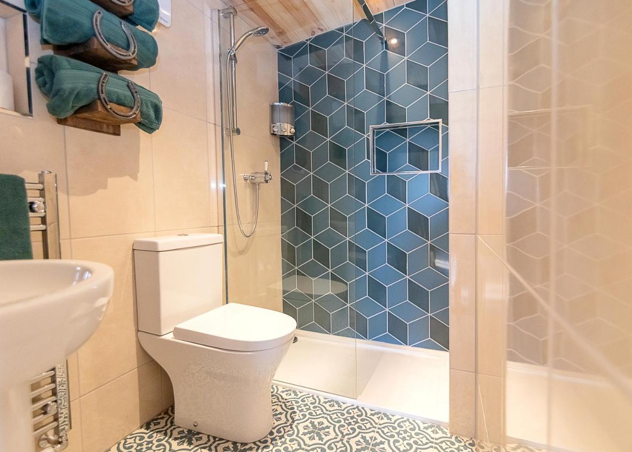The Little Stable Hotel Corby Ngoại thất bức ảnh